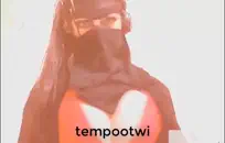 قرنية قطعة كبيرة الجامايكي يلعب مع صاحب الديك.