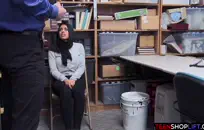 الزوجان في سن المراهقة يمارسان الجنس أمام كاميرا الويب.