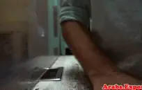 زوجة أعز أصدقائي تمتص قضيبي الضخم.