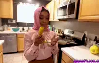 ابنة عمي تمتص صديق صديقها المقرب.