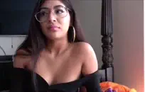 الفاسقة اللذيذة تعطيني نكاح الحلق.