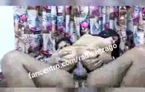 مفلس شقراء في سن المراهقة يعطي اللسان كبيرة ويحصل على الوجه.